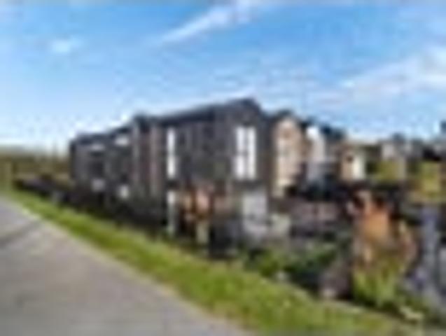 Townhouse for sale in Beachlands