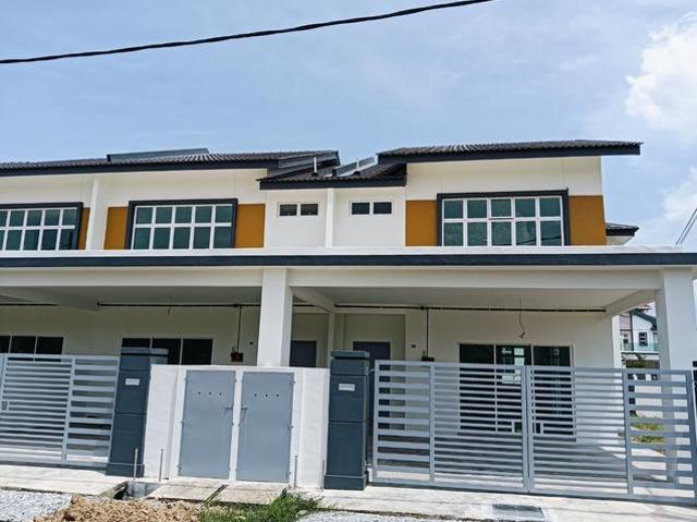 Terraced House for sale in Malaka