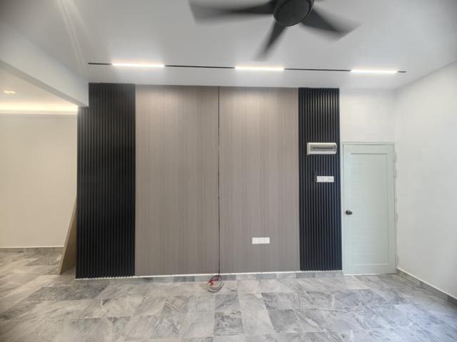 Flat for sale in Malaka