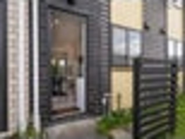 Townhouse for sale in Kelston, Oroua County