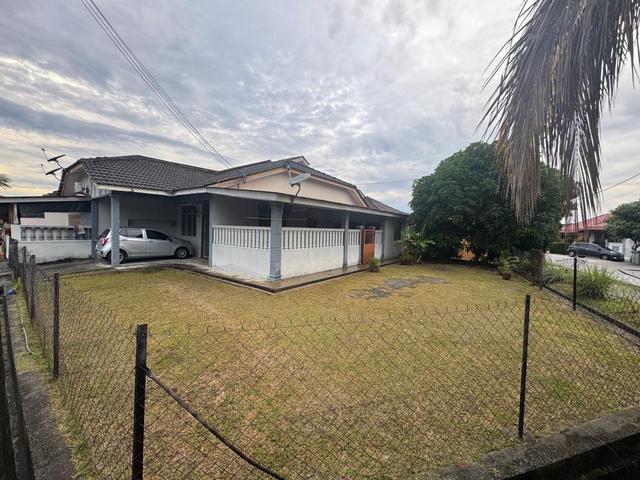 Residential House for sale in Malaka