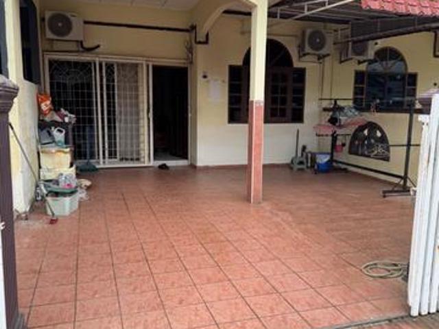 Terraced House for sale in Malaka