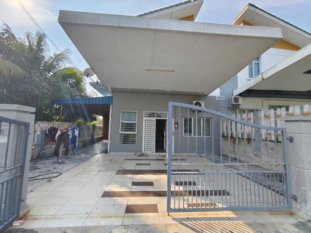 Residential House for sale in Malaka