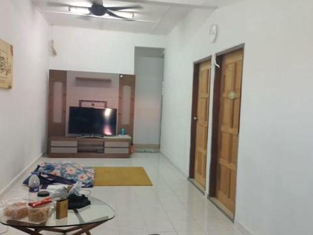Terraced House for sale in Malaka