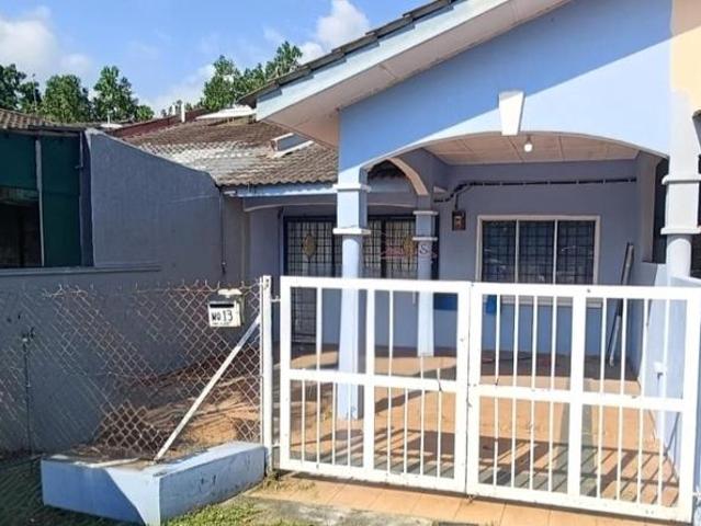 Terraced House for sale in Malaka