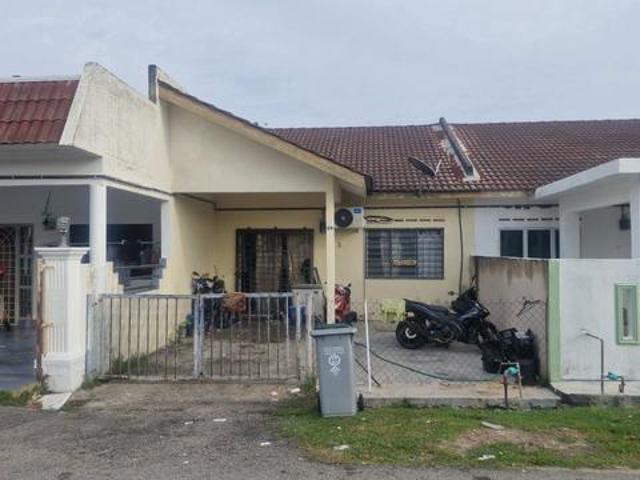 Terraced House for sale in Malaka