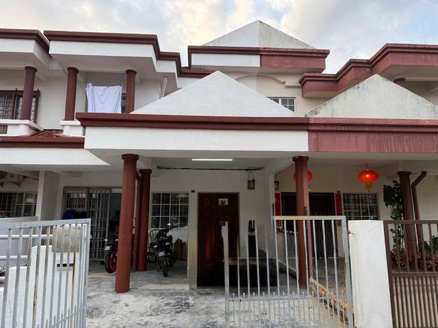 Terraced House for sale in Malaka