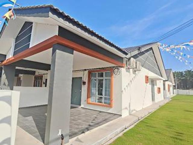 Terraced House for sale in Malaka