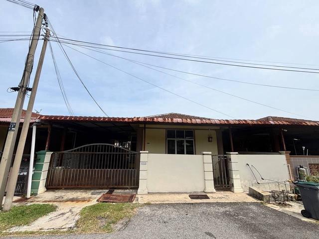 Residential House for sale in Malaka