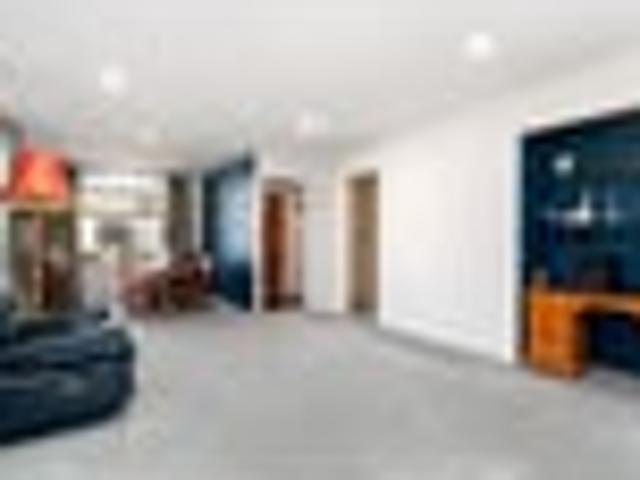 Townhouse for sale in Canterbury