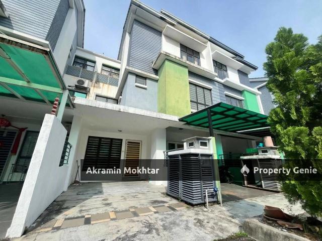 Townhouse for sale in Tanjong Sepat, Selangor