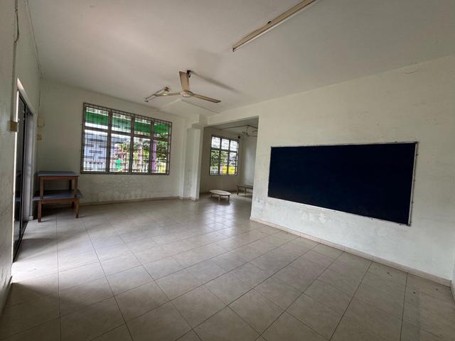 Residential House for sale in Malaka