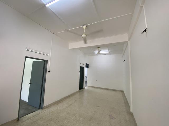 Terraced House for sale in Malaka