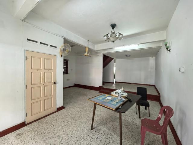 Terraced House for sale in Malaka