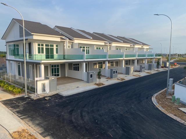 Terraced House for sale in Malaka