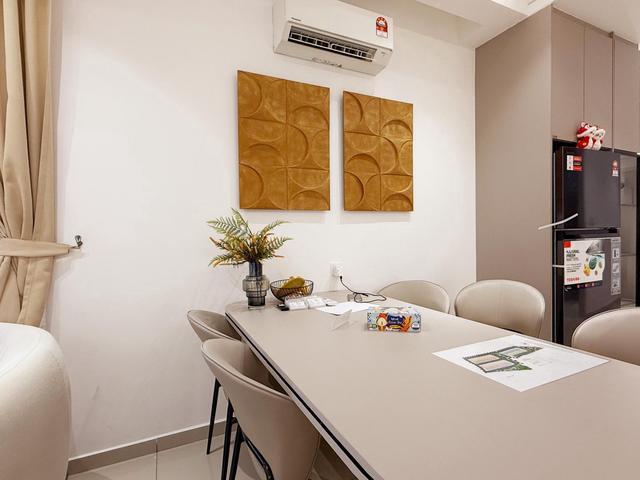 Terraced House for sale in Malaka