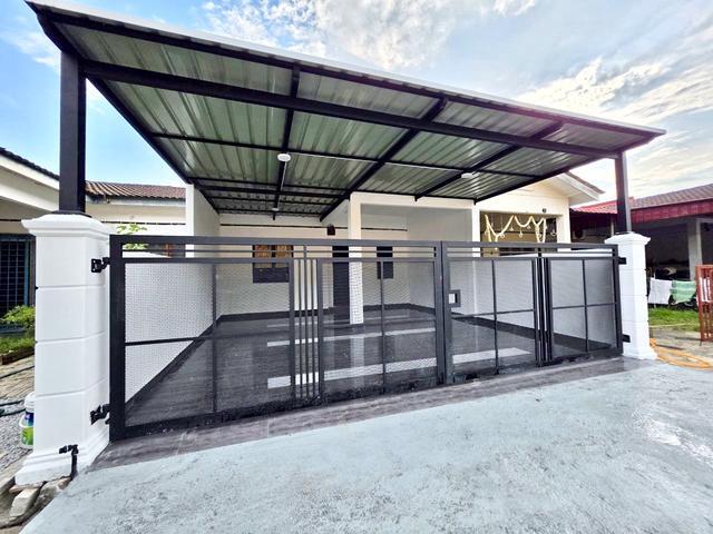 Terraced House for sale in Malaka