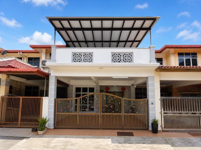 Terraced House for sale in Malaka