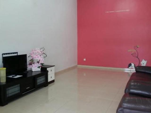 Terraced House for sale in Malaka