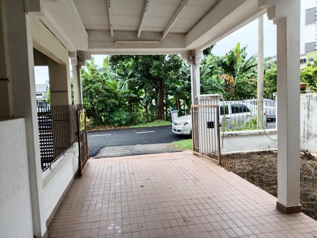 Terraced House for sale in Malaka