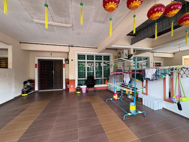 Terraced House for sale in Malaka