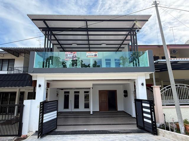 Terraced House for sale in Malaka