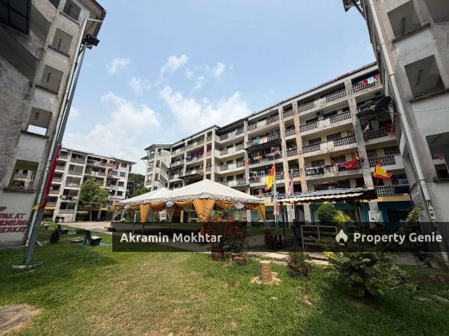 Flat for sale in Seksyen U16, Shah Alam