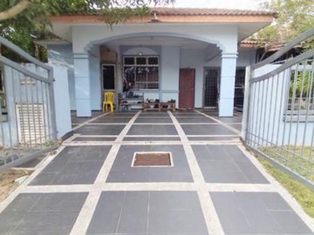Residential House for sale in Tanjong Sepat, Selangor