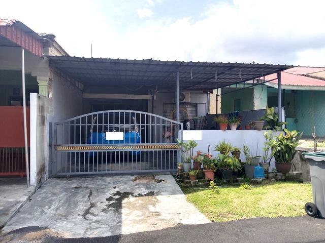 Terraced House for sale in Malaka