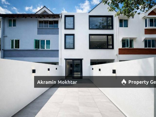 Townhouse for sale in Country Heights Damansara, Kuala Lumpur