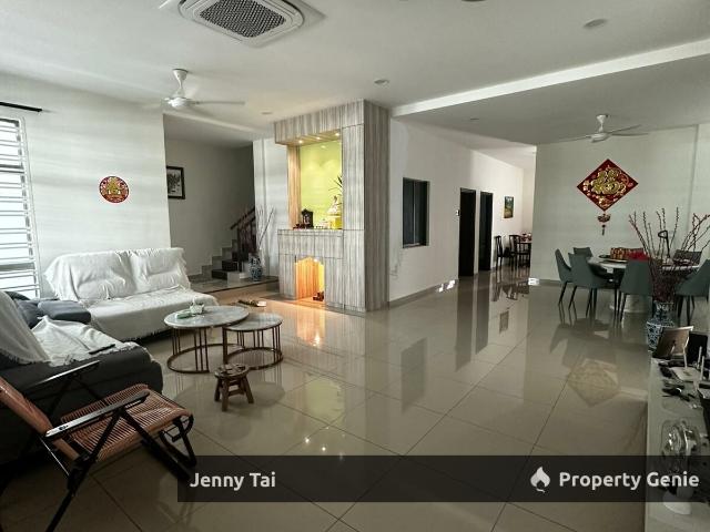 Residential House for sale in Malaka