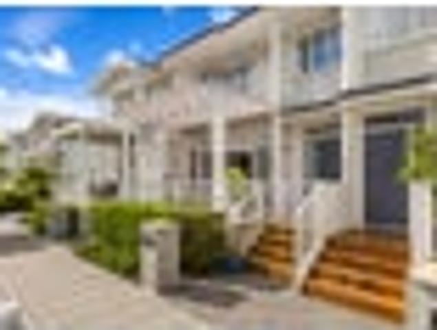 Townhouse for sale in Whangaparaoa, Oroua County