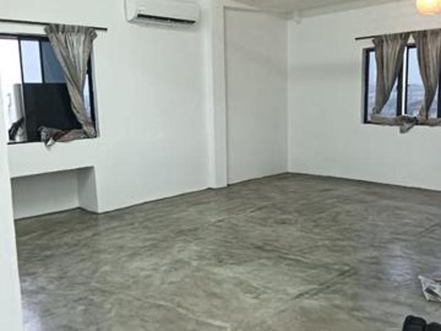 Flat for sale in Malaka