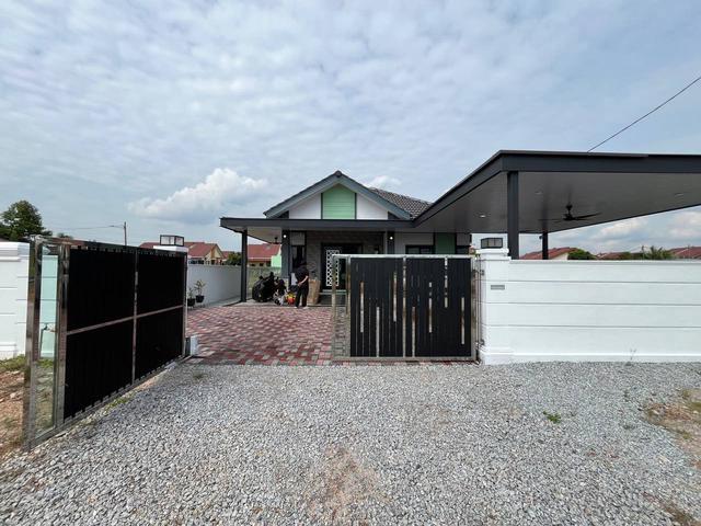 Bungalow for sale in Malaka