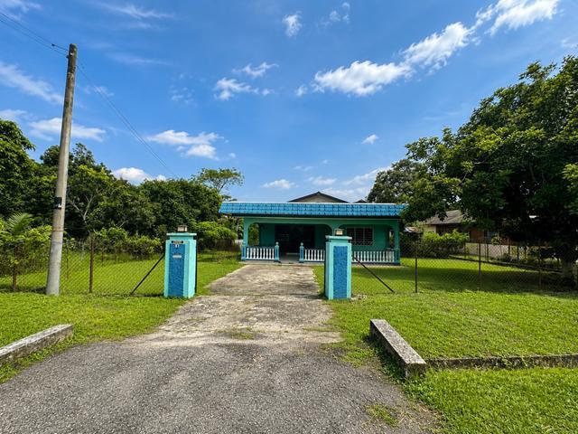 Bungalow for sale in Malaka
