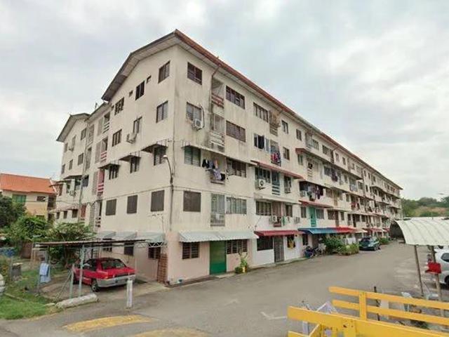 Flat for sale in Malaka