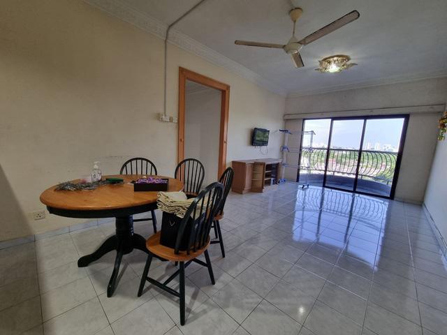 Condominium for sale in Malaka