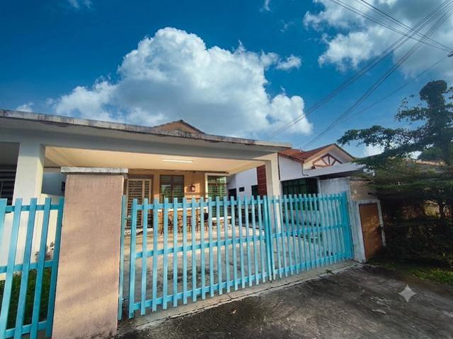 Residential House for sale in Malaka