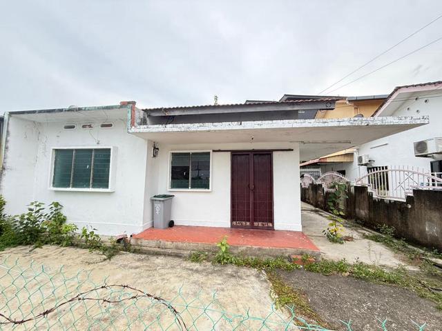 Residential House for sale in Malaka