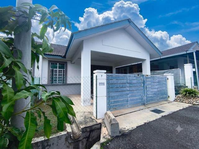 Residential House for sale in Malaka