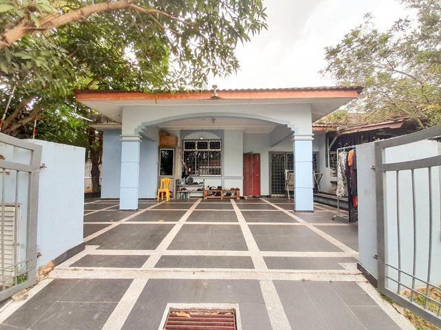 Residential House for sale in Tanjong Sepat, Selangor