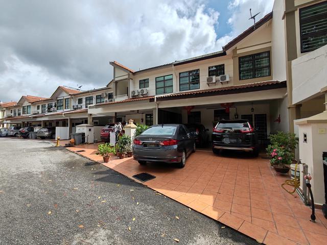 Terraced House for sale in Malaka