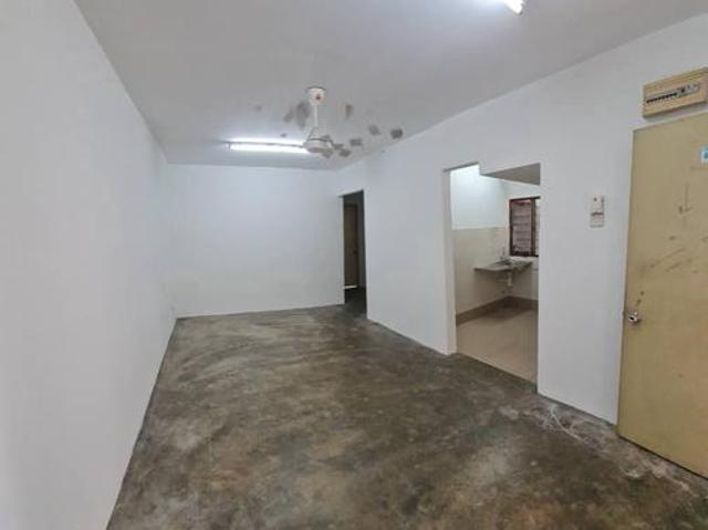 Flat for sale in Shah Alam, Petaling