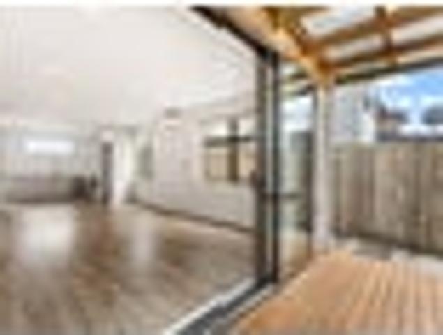 Townhouse for sale in Whangaparaoa