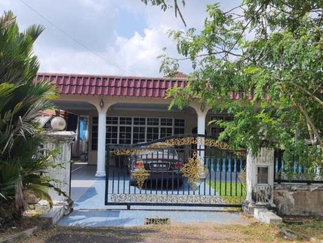 Bungalow for sale in Malaka