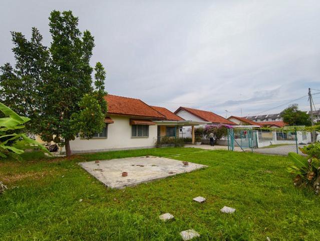 Bungalow for sale in Malaka