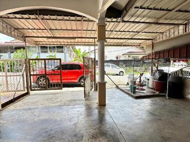 Terraced House for sale in Malaka