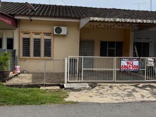 Terraced House for sale in Malaka