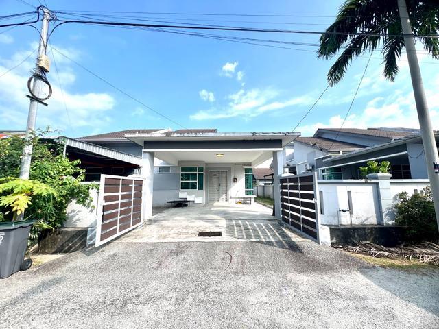 Residential House for sale in Malaka