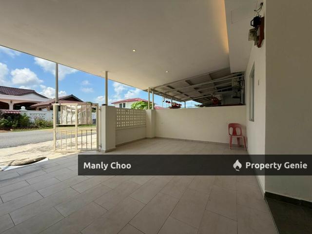 Terraced House for sale in Malaka